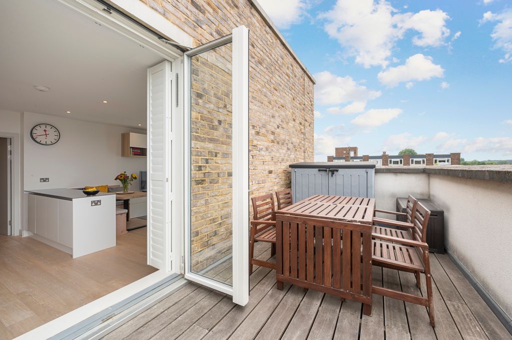 Property photo 2 of 18 Picture No. 08