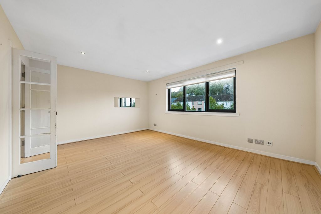Property photo 2 of 15 Picture No. 03