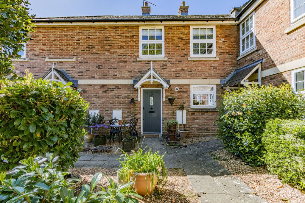 Property photo 2 of 11
