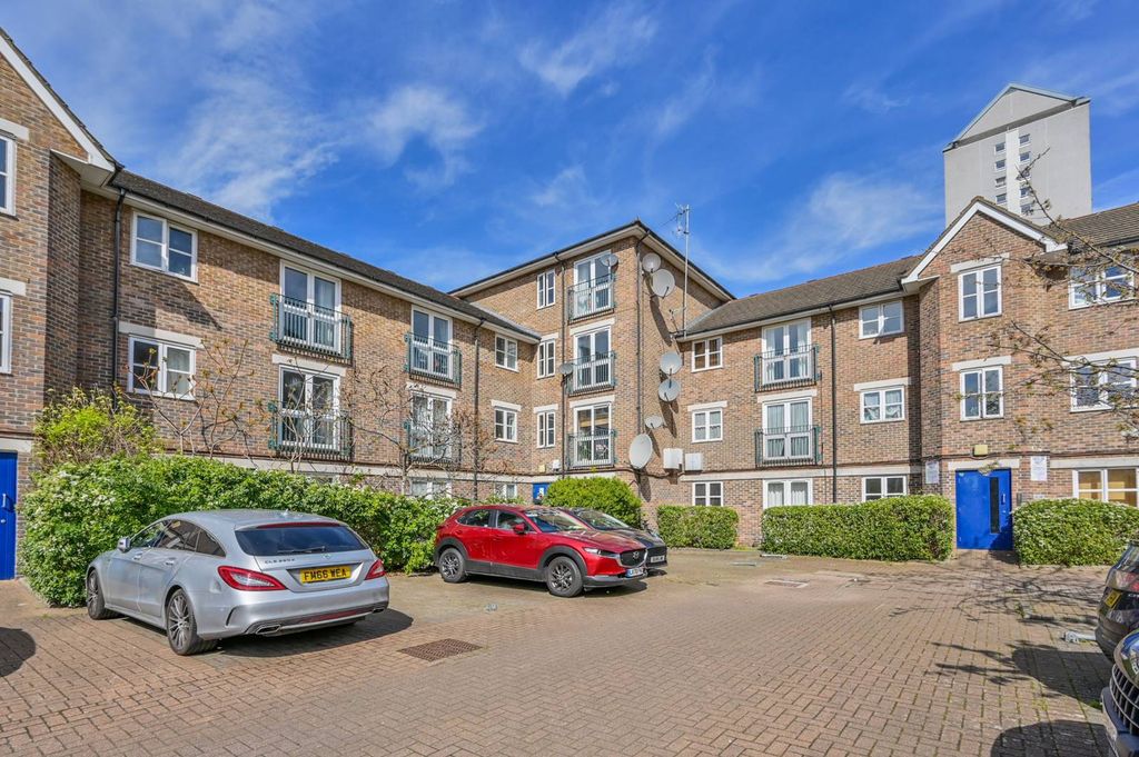 Property photo 2 of 9