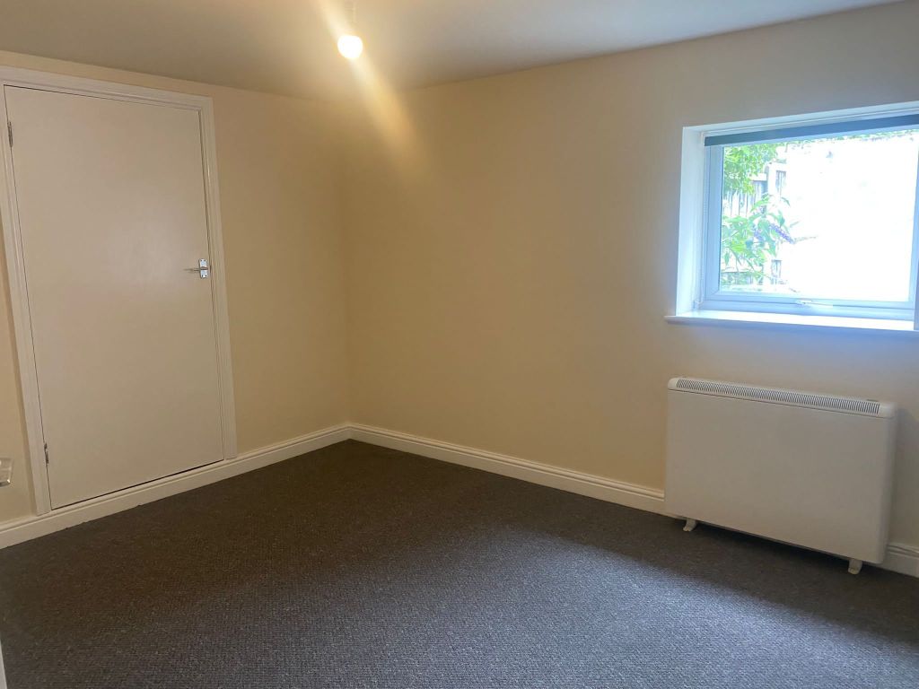 Property photo 3 of 7 Living Room