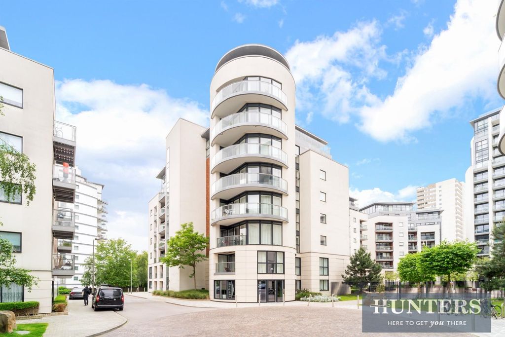 Property photo 1 of 8 Pump House Crescent, 26 (2).Jpg