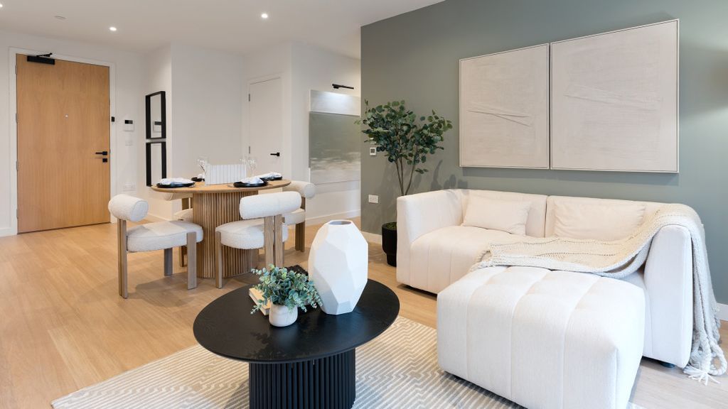 Property photo 3 of 8