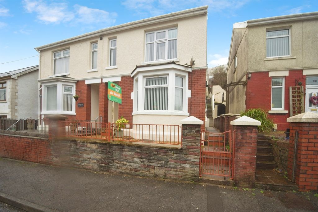 Property photo 2 of 34