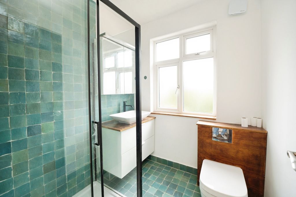 Property photo 2 of 21 Pbox-Img.Jpg