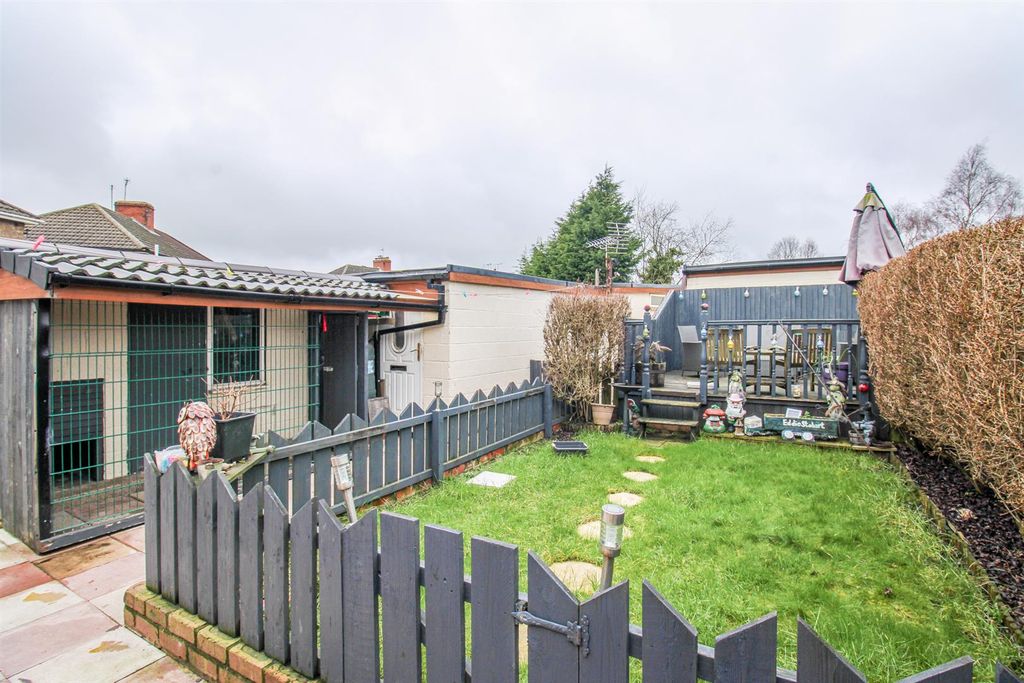 Property photo 2 of 16 Outside