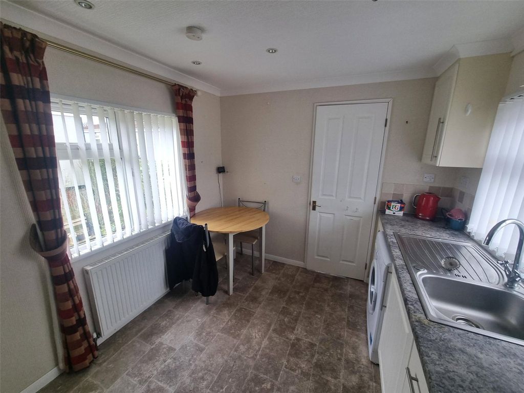 Property photo 3 of 11 Picture No. 12