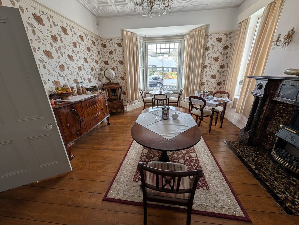 Property photo 3 of 9