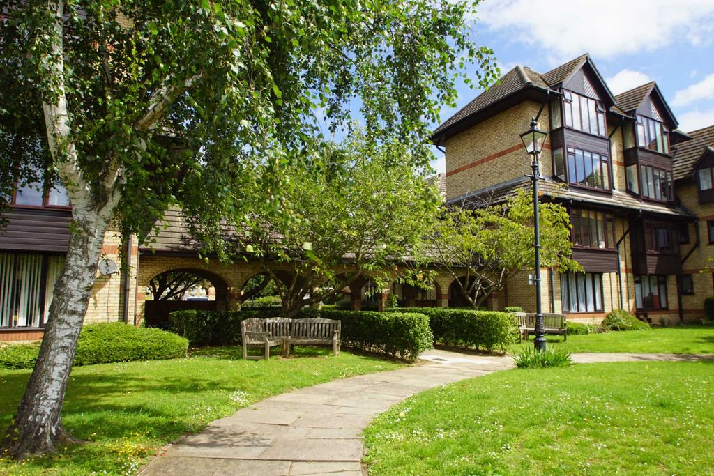 Property photo 2 of 12 Photo