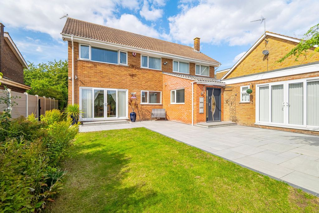 Property photo 1 of 31