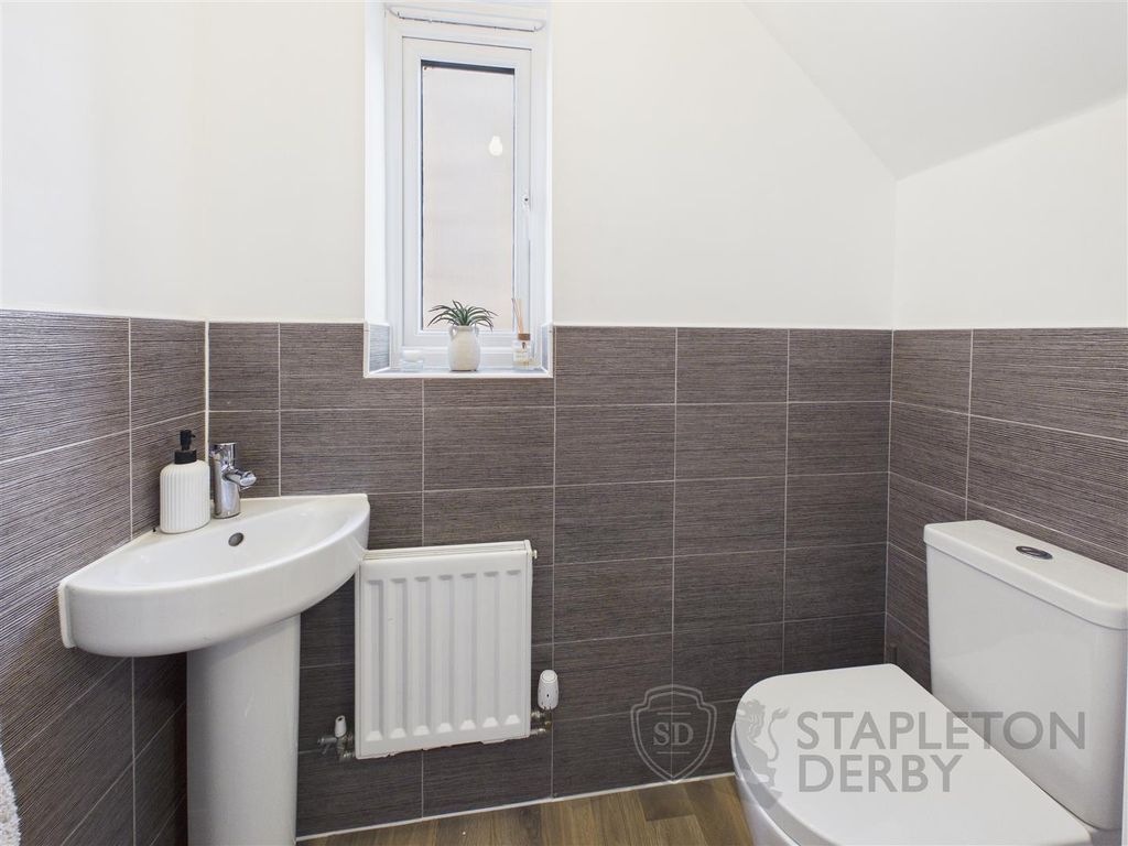 Property photo 3 of 18 Cam04709G0-Pr0365-Still006.Jpg