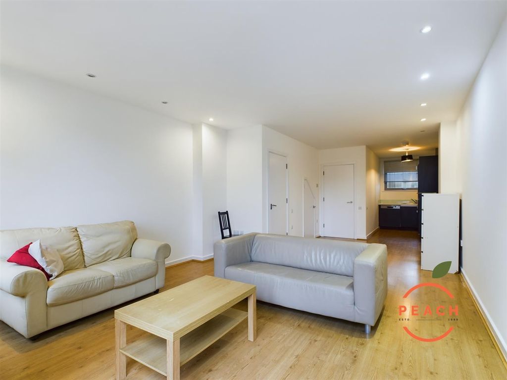 Property photo 2 of 17 Cam04237G0-Pr0017-Still007.Jpg