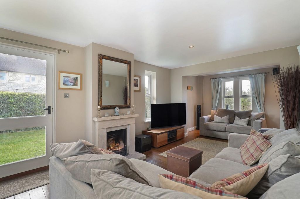 Property photo 3 of 21 Crabtree Sitting Room 2.Jpg