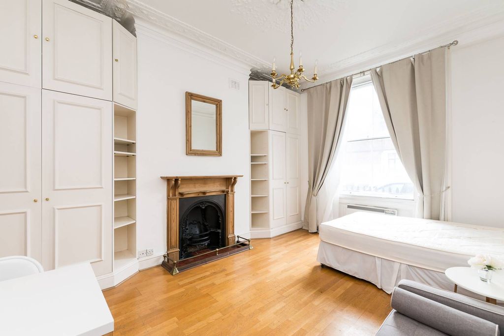 Property photo 1 of 5