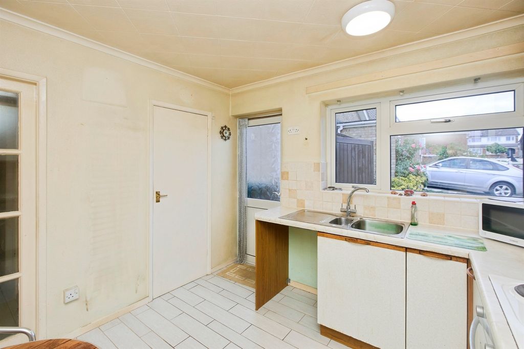 Property photo 3 of 16