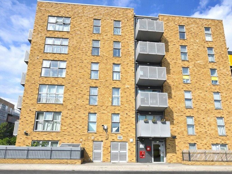 Property photo 1 of 9 Photo 7