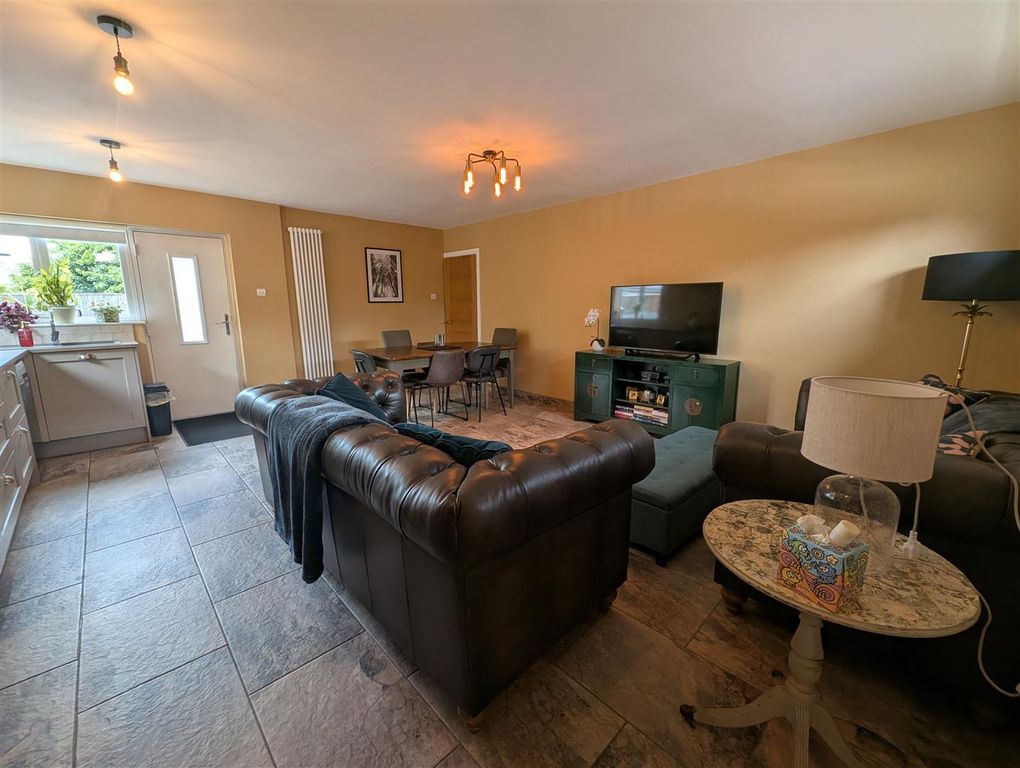 Property photo 2 of 18 Lounge/Kitchen/Dining Room
