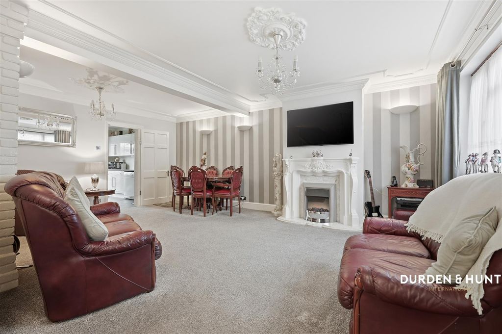 Property photo 2 of 23 Ford Lane