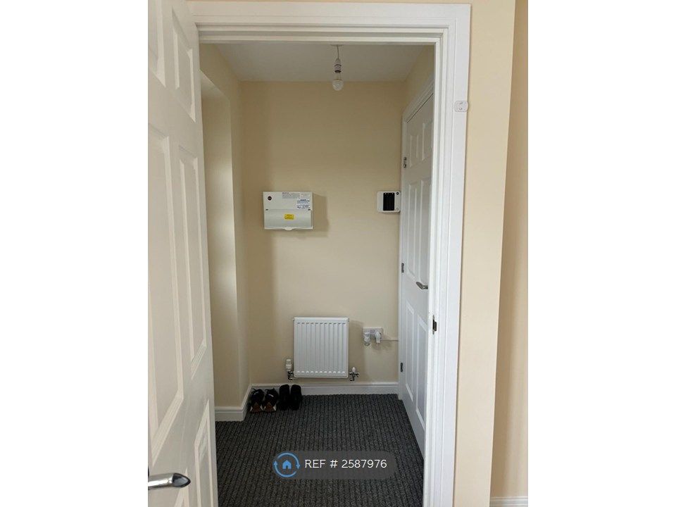 Property photo 3 of 20 Front Passage
