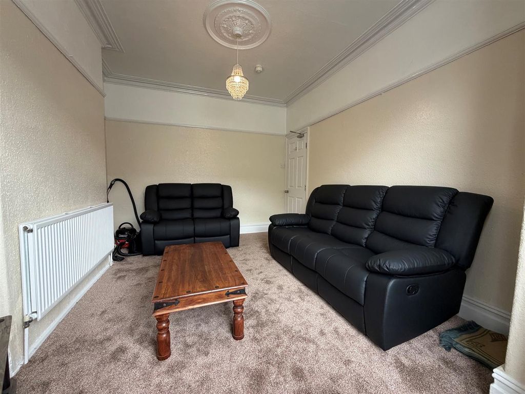 Property photo 3 of 19