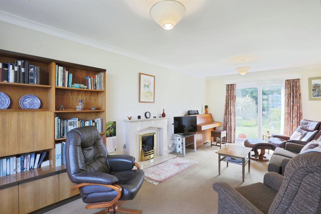 Property photo 2 of 17