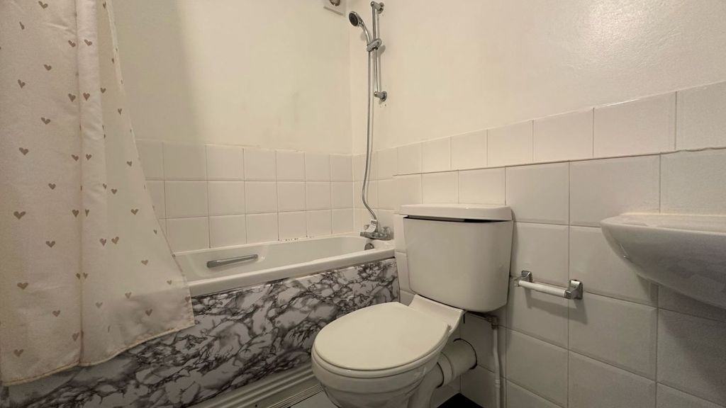 Property photo 3 of 3