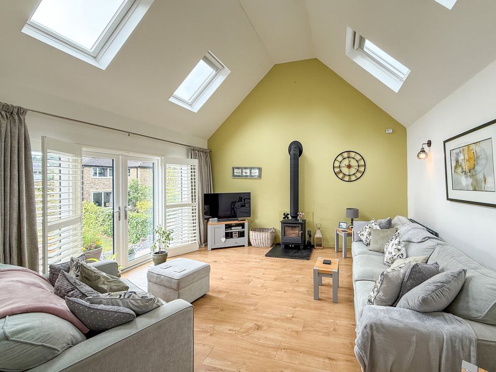 Property photo 2 of 33