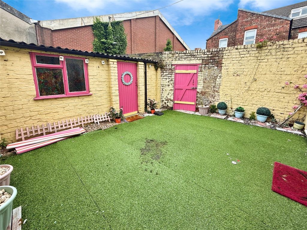 Property photo 2 of 18 Picture No. 08