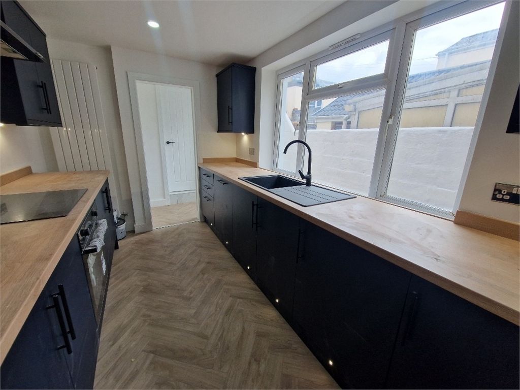Property photo 2 of 15 Kitchen