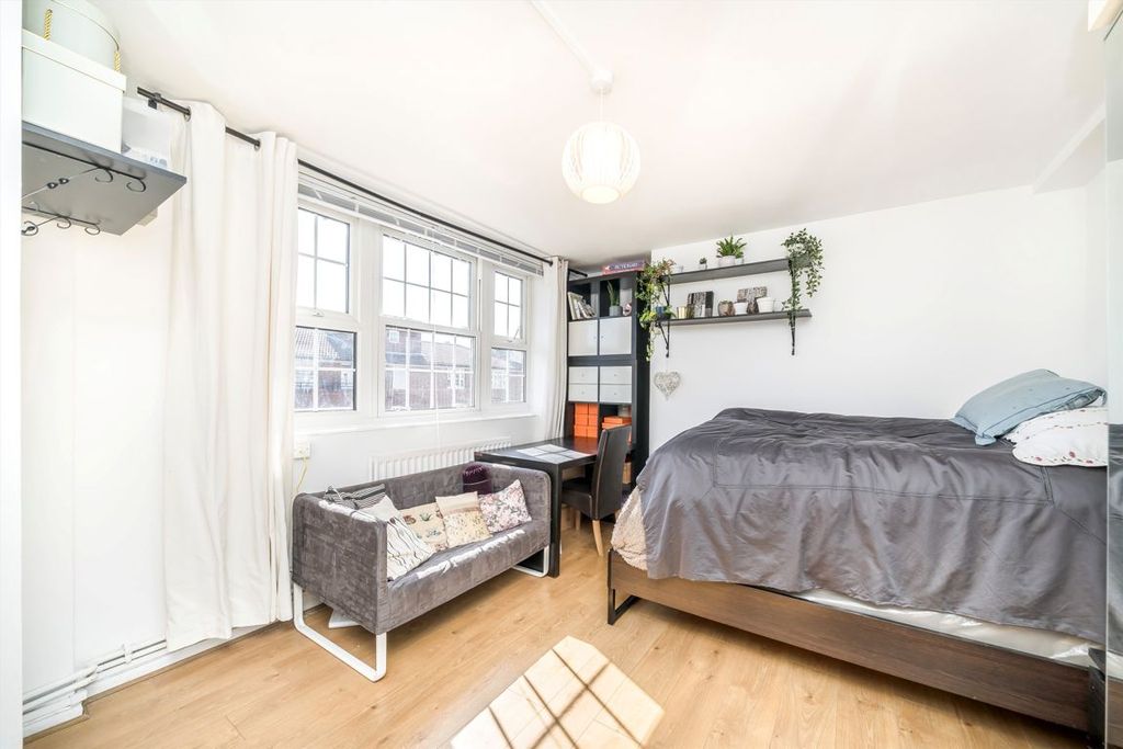 Property photo 3 of 10