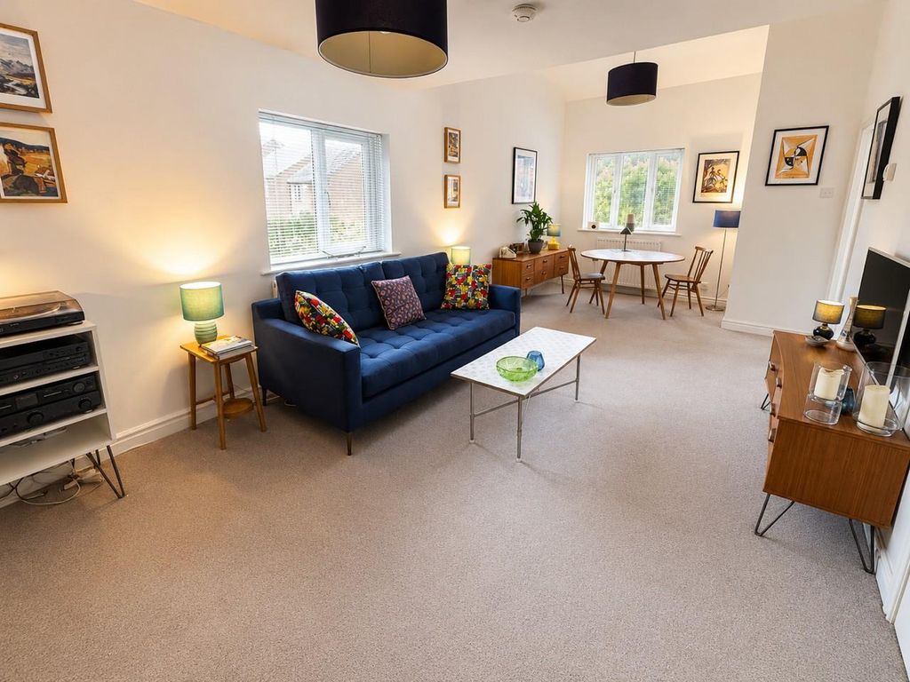 Property photo 2 of 24