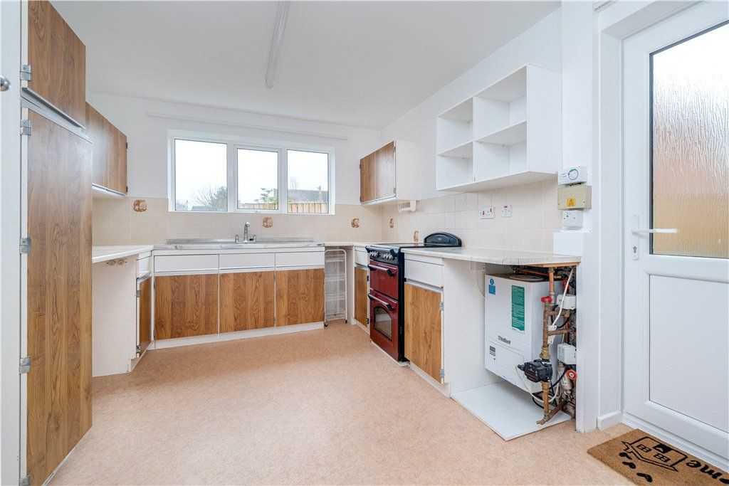 Property photo 2 of 20 Kitchen