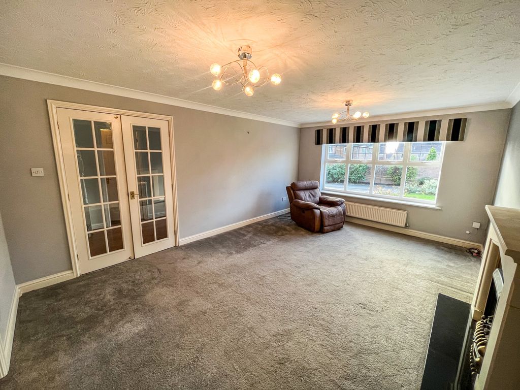 Property photo 2 of 20 Lounge