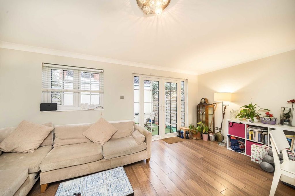 Property photo 2 of 6