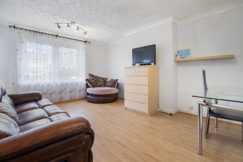 Property photo 2 of 31