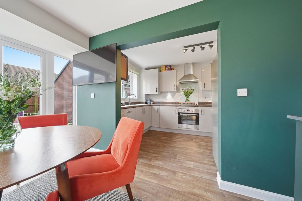 Property photo 3 of 26