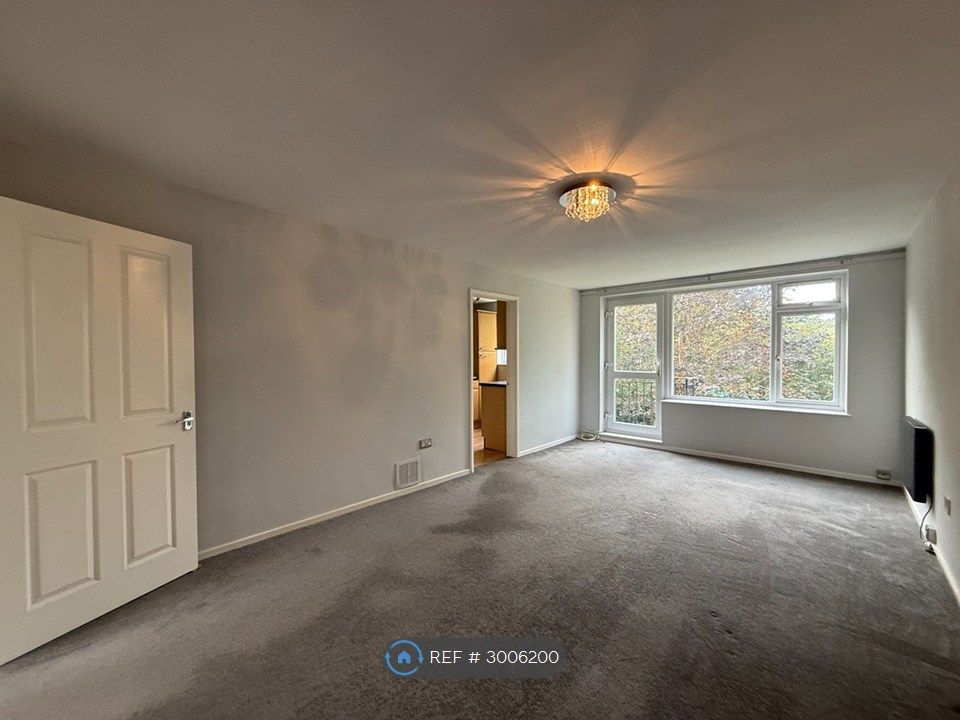 Property photo 3 of 16 Front Room