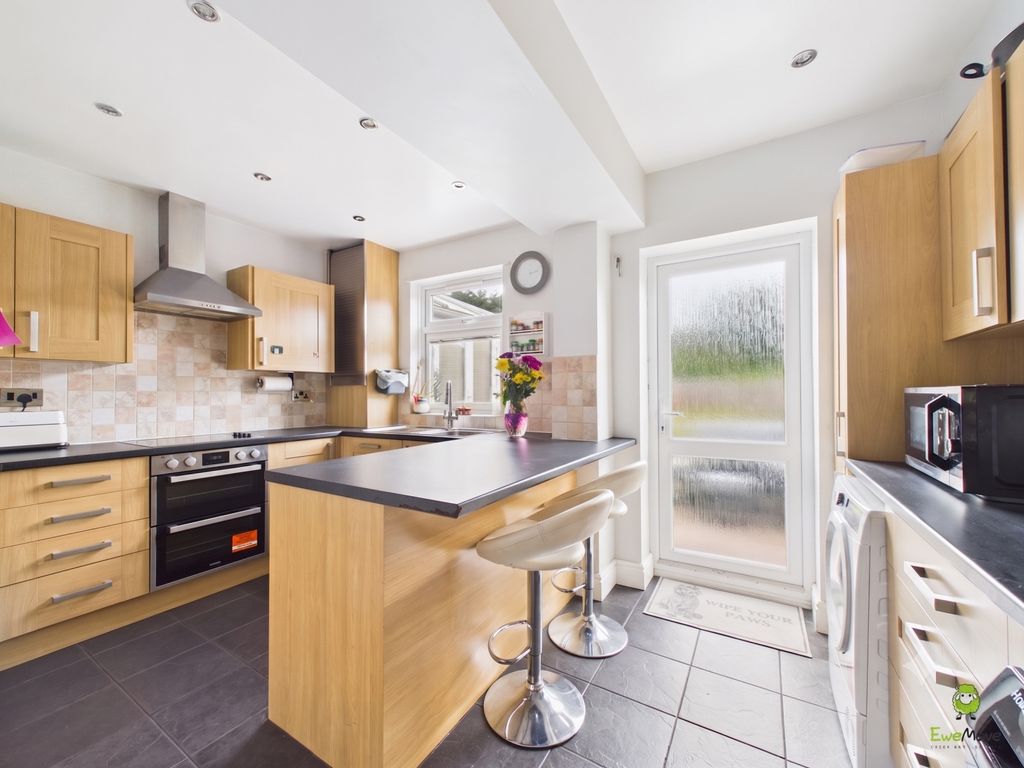 Property photo 2 of 20 Presented By Nicoleta At Ewemove Bexleyheath And D