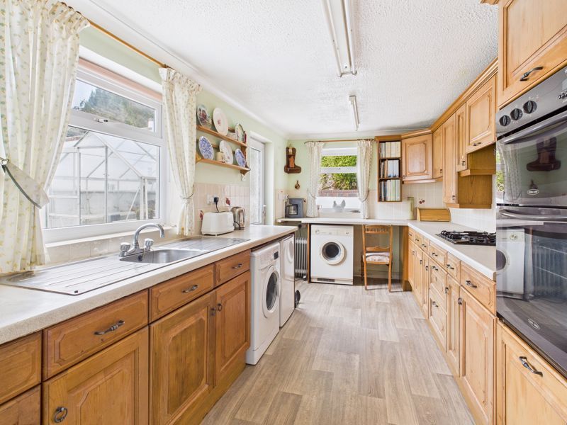 Property photo 2 of 16 Kitchen
