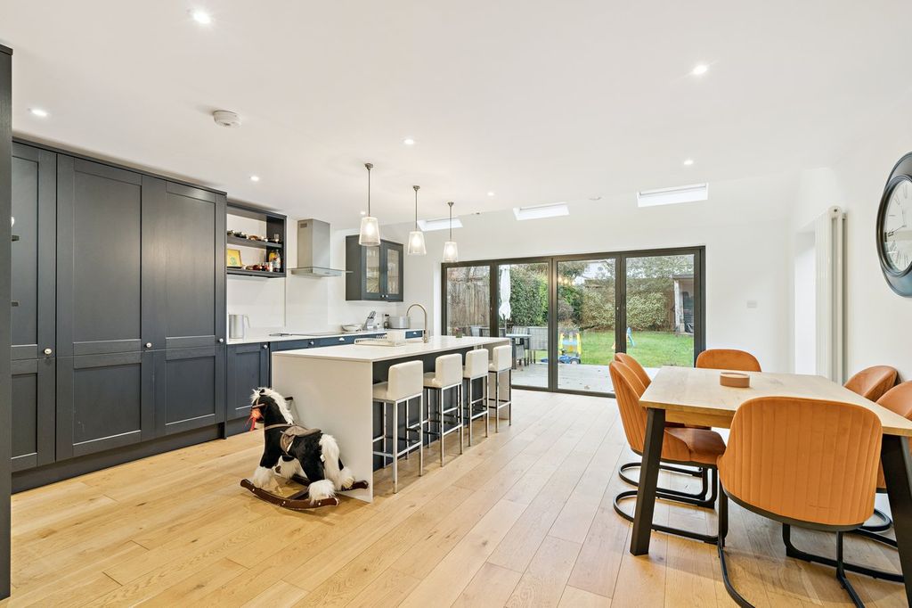 Property photo 3 of 22