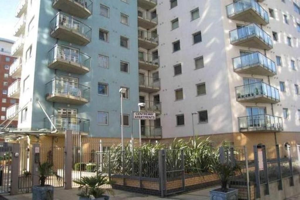 Property photo 1 of 12
