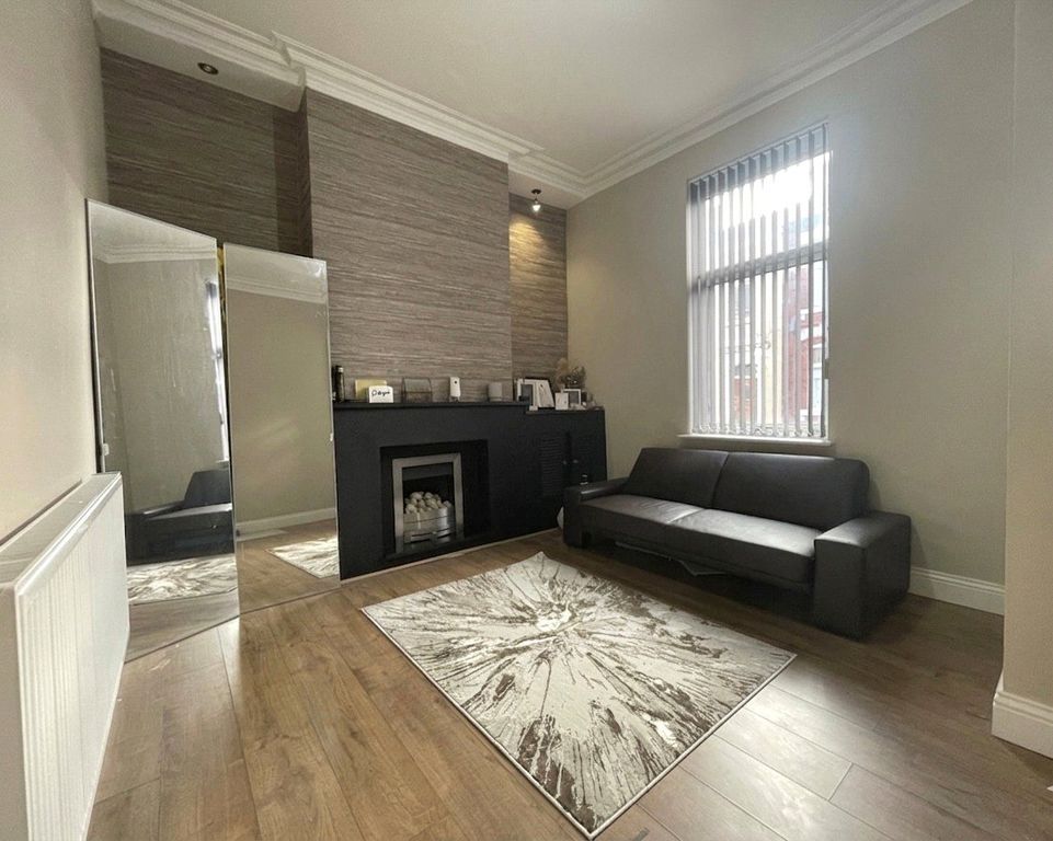 Property photo 2 of 12 Picture No. 04