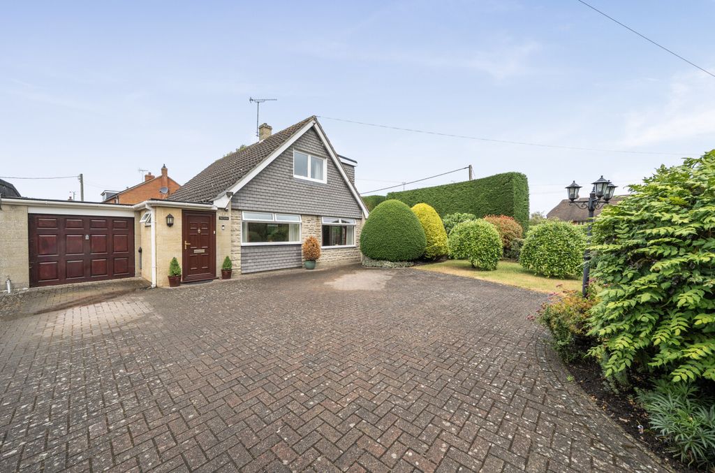 Property photo 1 of 17 147091326A215c660A00Earw