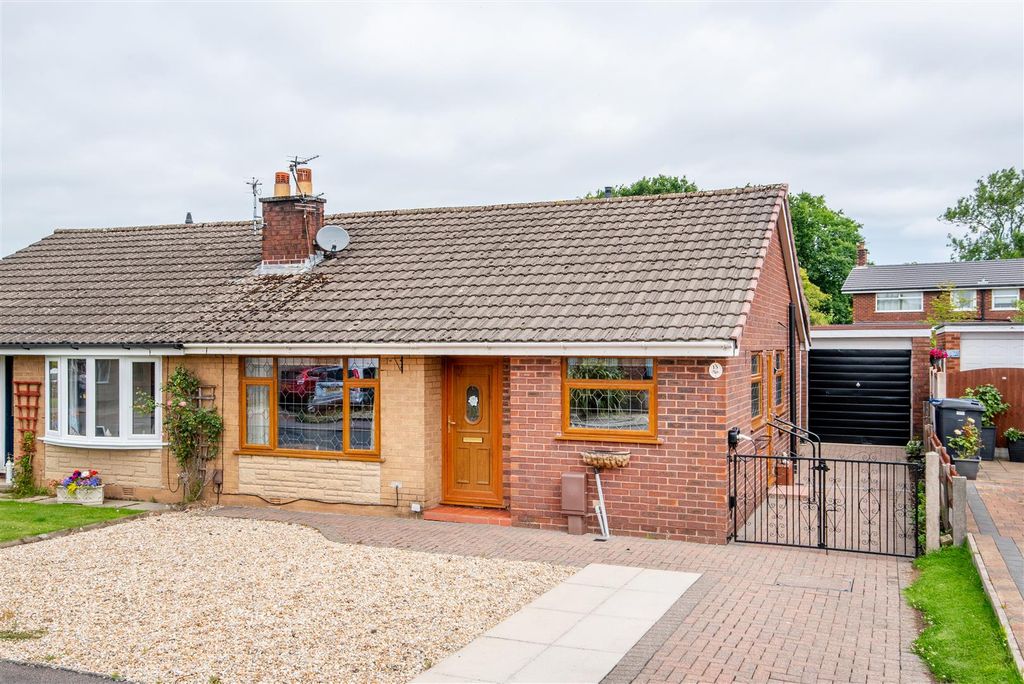 Property photo 1 of 16 Front External