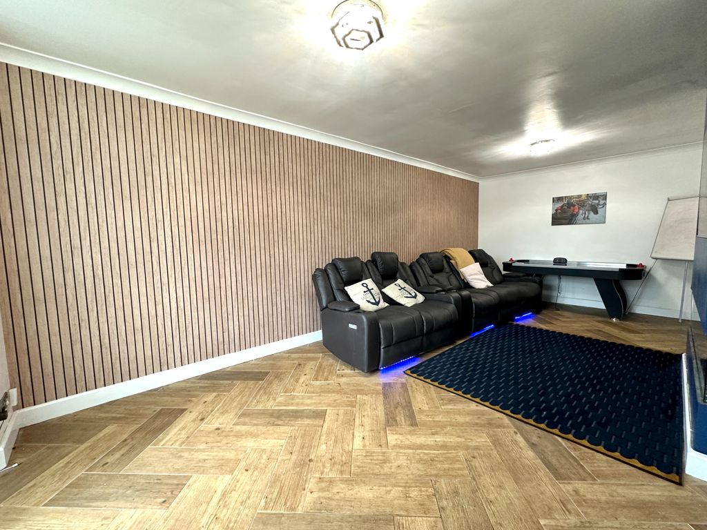 Property photo 3 of 23