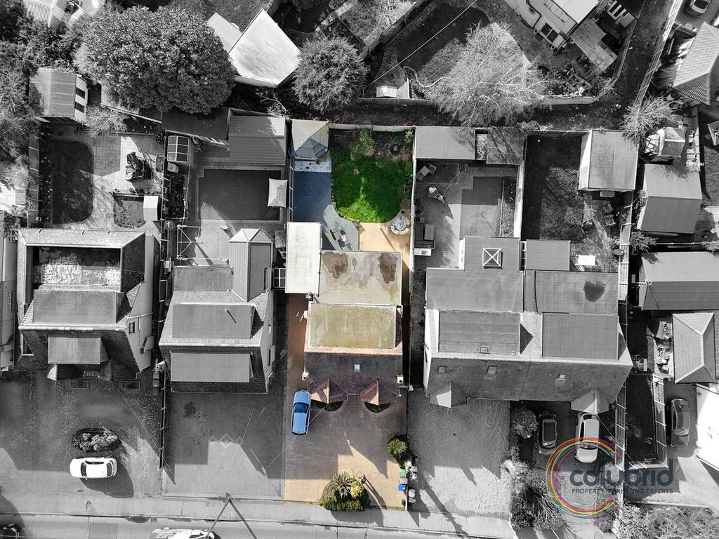 Property photo 2 of 25