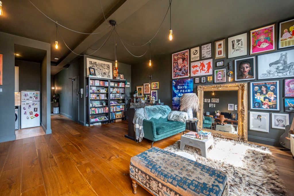 Property photo 2 of 19
