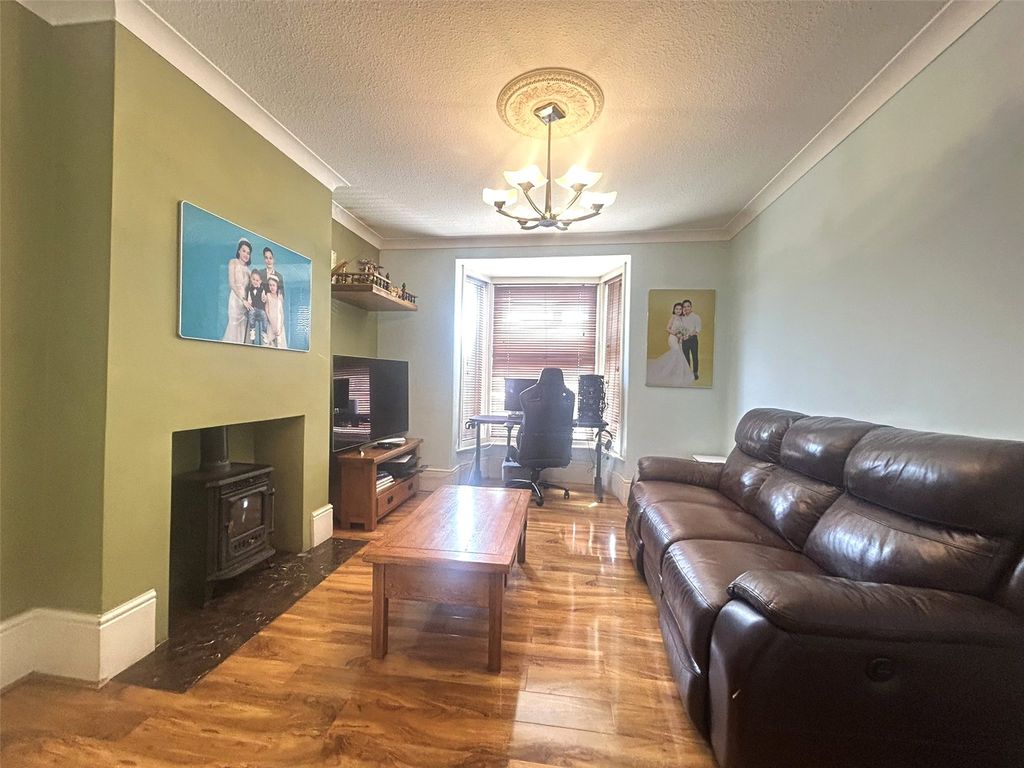 Property photo 2 of 16 Picture No. 07