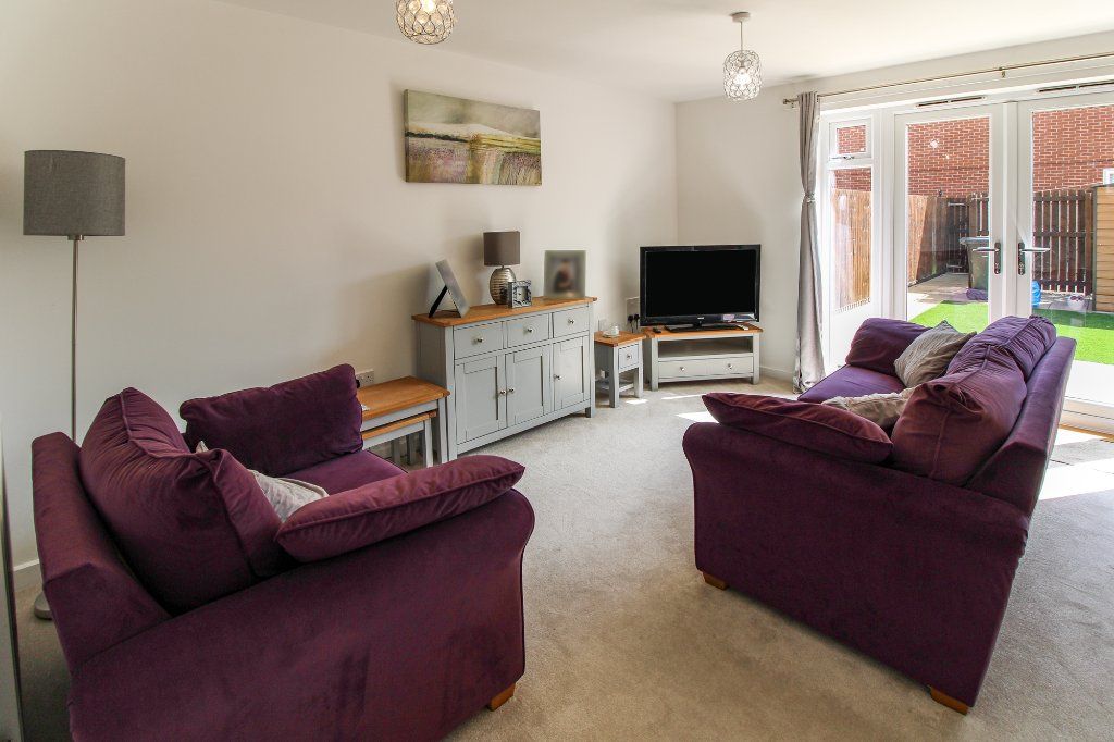 Property photo 2 of 17 Lounge