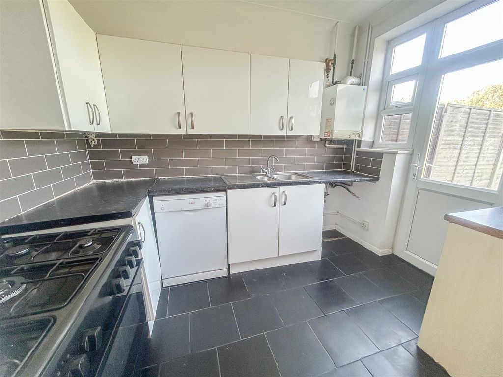 Property photo 3 of 15 Kitchen